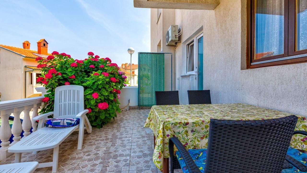 Photo of Outdoor in Cove Murtar