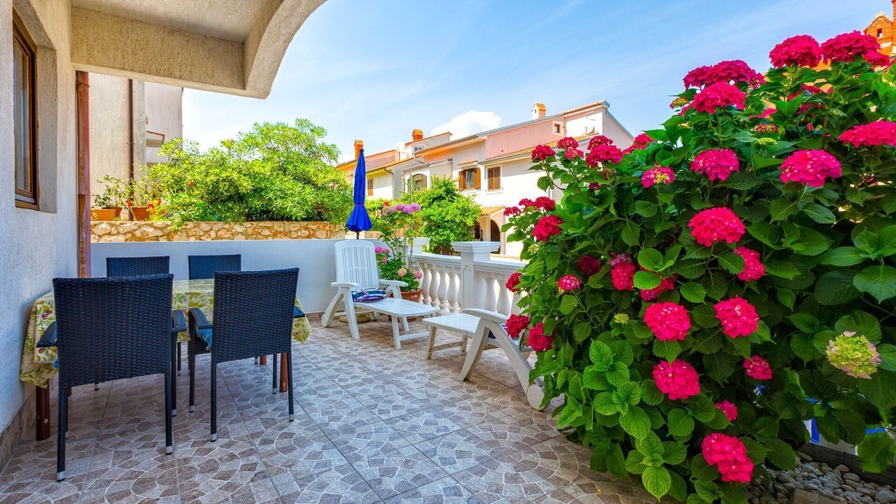 Photo of Outdoor in Cove Murtar