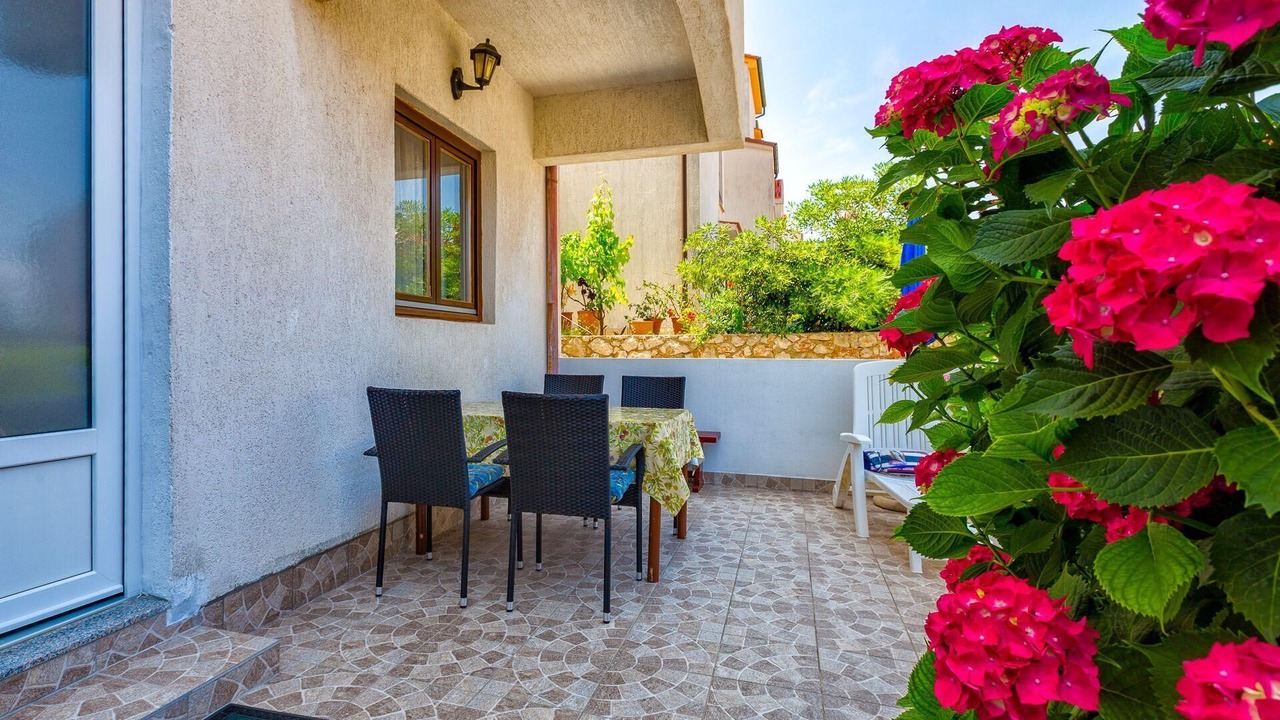 Photo of Outdoor in Cove Murtar
