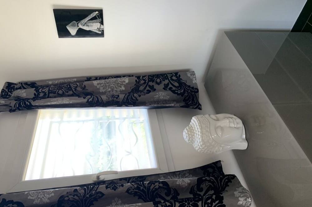 Photo of Bedroom in Bouc-Bel-Air