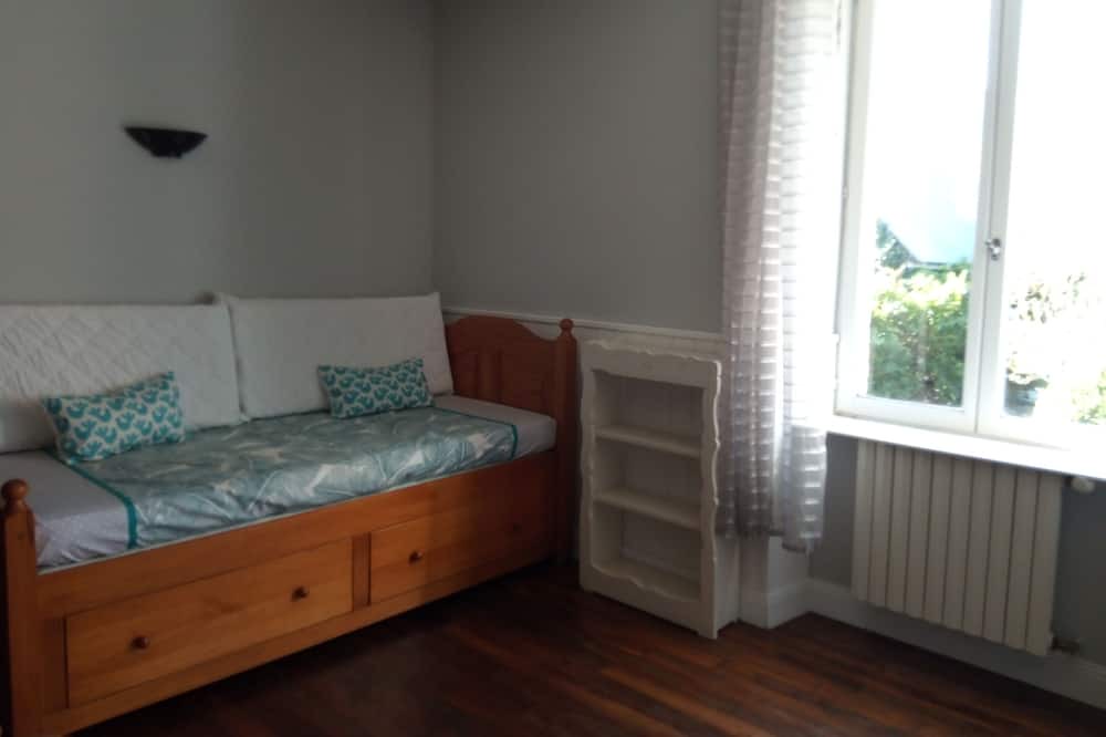 Photo of Bedroom in Maure-de-Bretagne