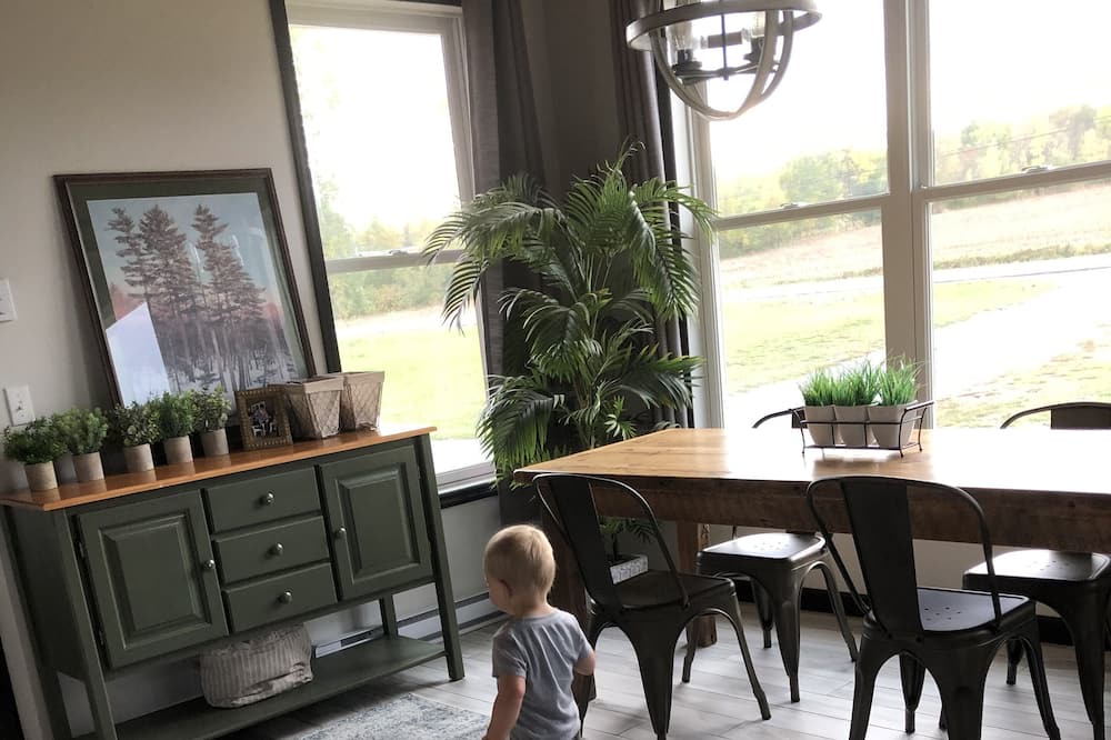 Photo of Livingroom in Keeseville