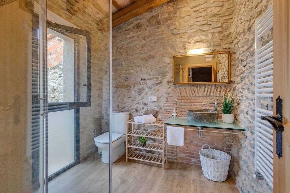 Photo of Bathroom in Sant Jordi Desvalls