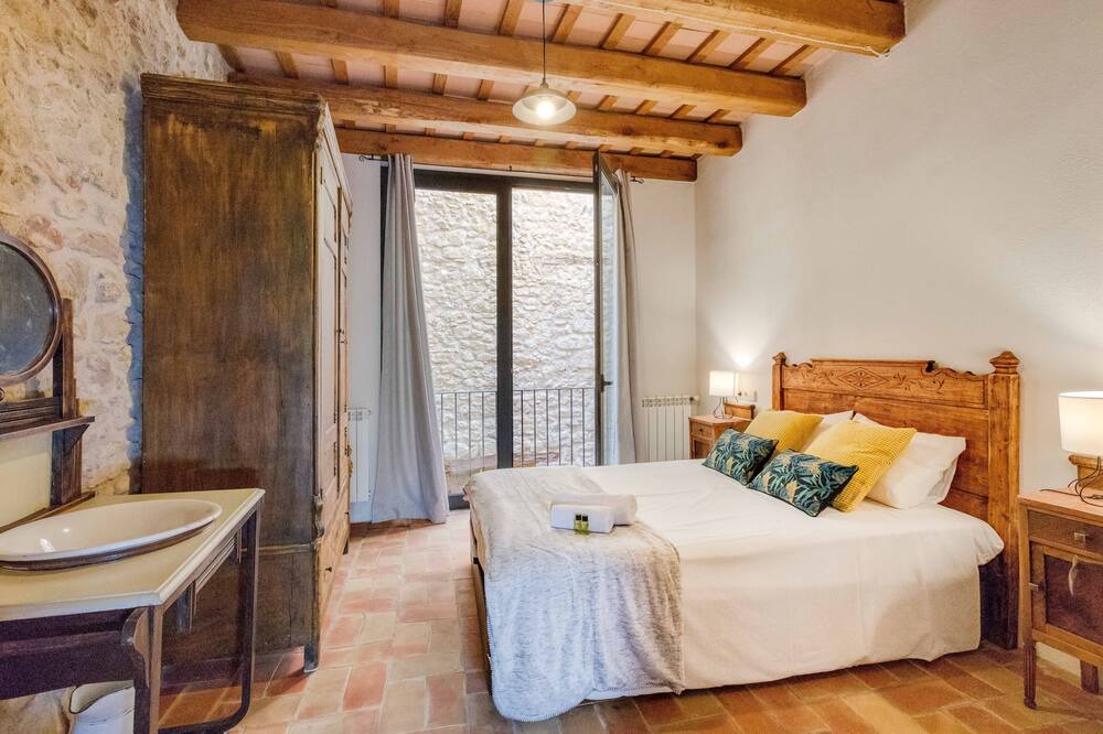 Photo of Bedroom in Sant Jordi Desvalls