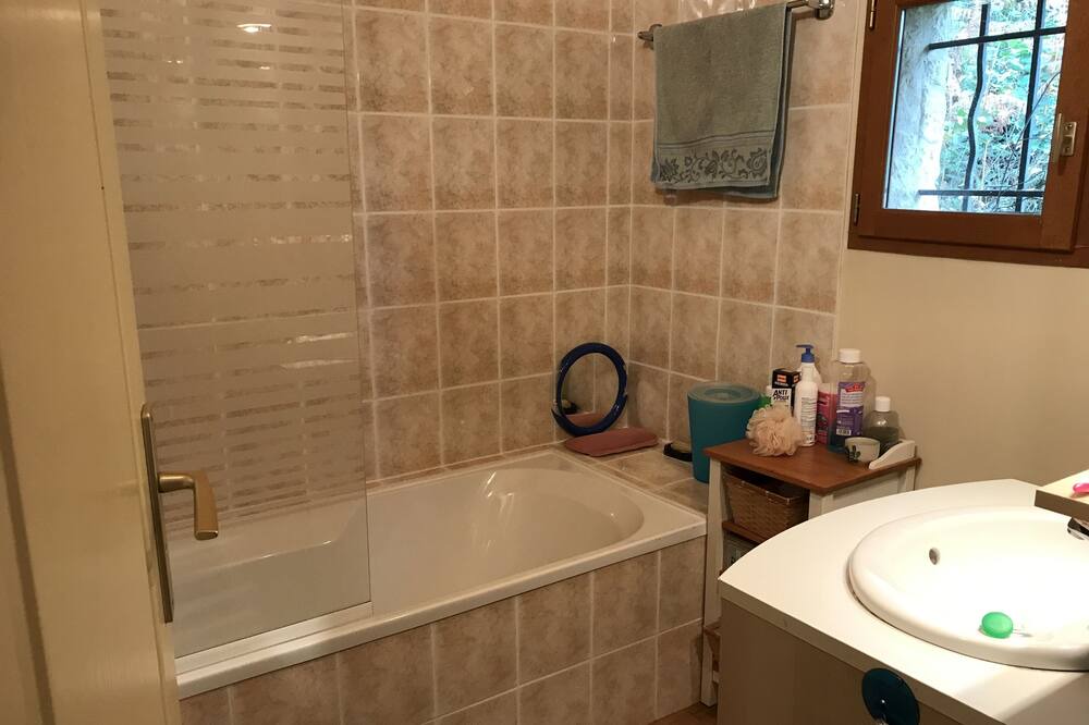 Photo of Bathroom in Germs-sur-l'Oussouet