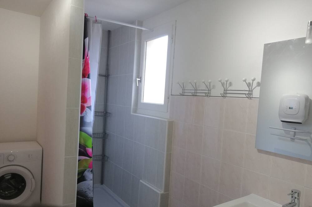Photo of Bathroom in Vendres