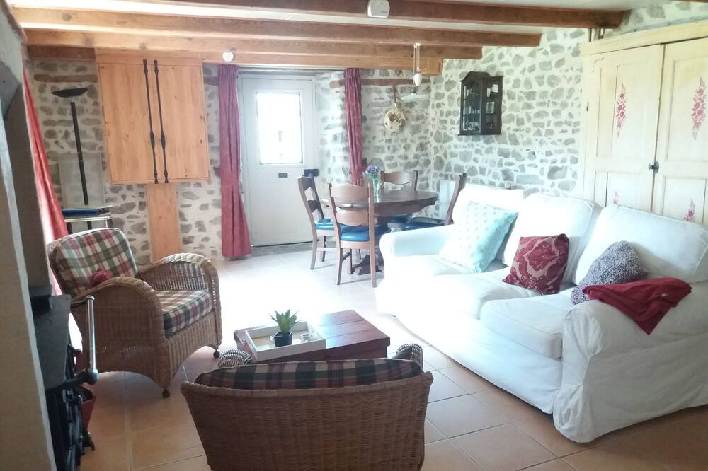 Photo of Livingroom in Saint-Germain-lʼHerm