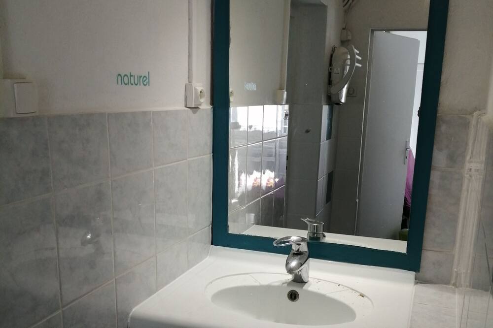 Photo of Bathroom in Gaillard