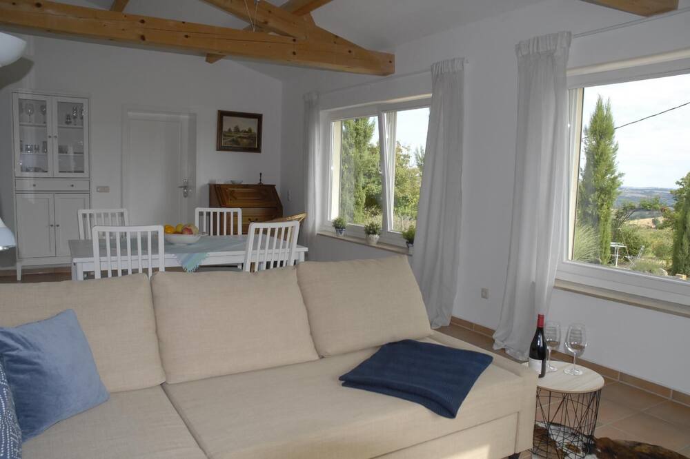 Photo of Livingroom in Ambax