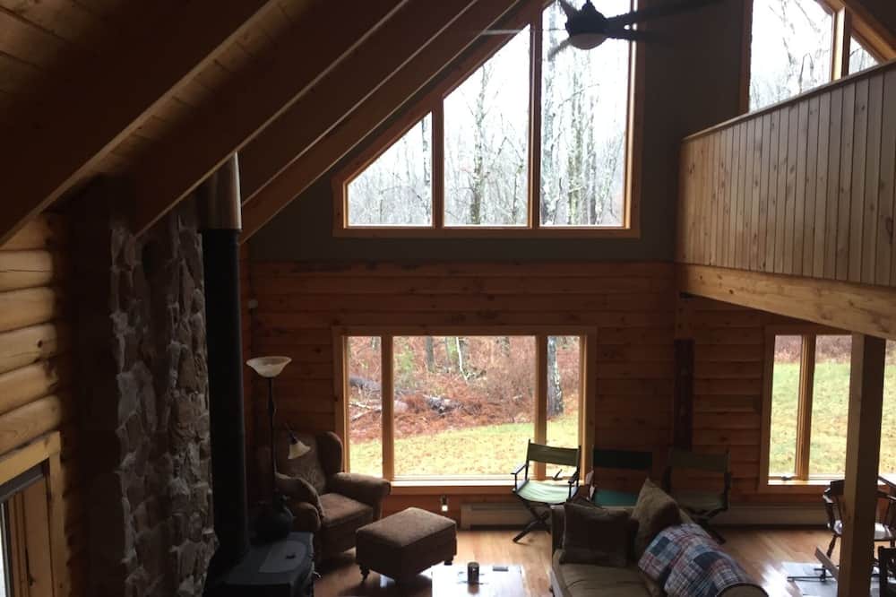 Photo of Livingroom in Town of Denning