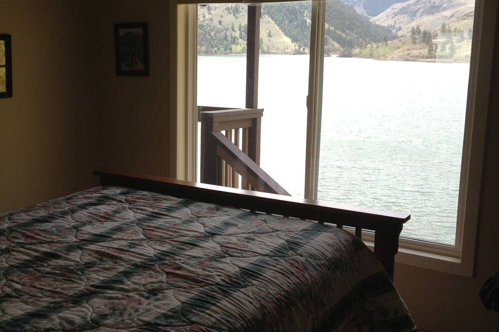 Photo of Others in Salmon