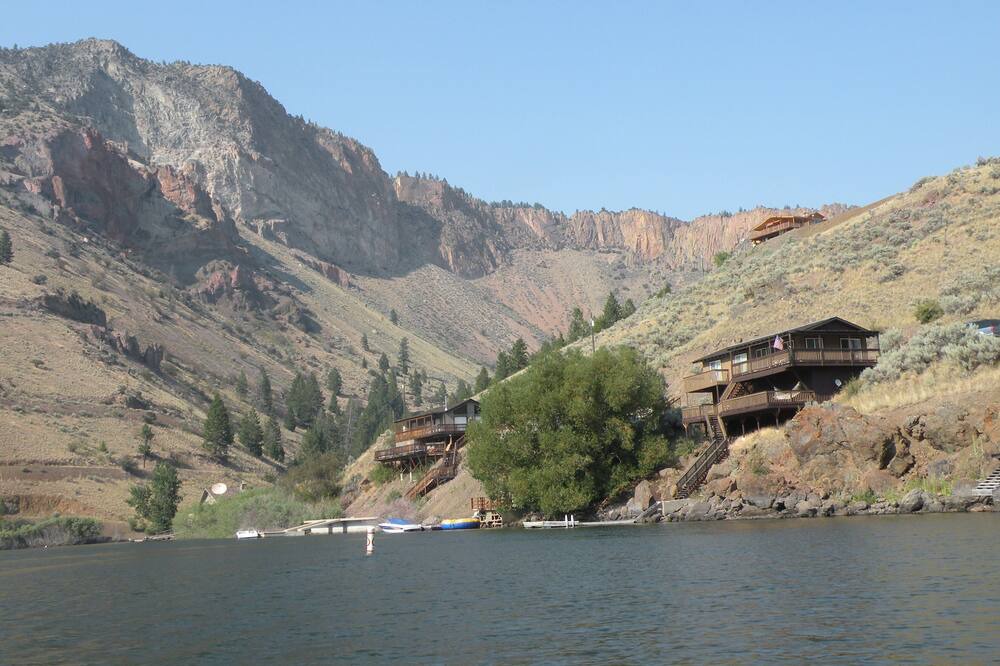 Photo of Others in Salmon