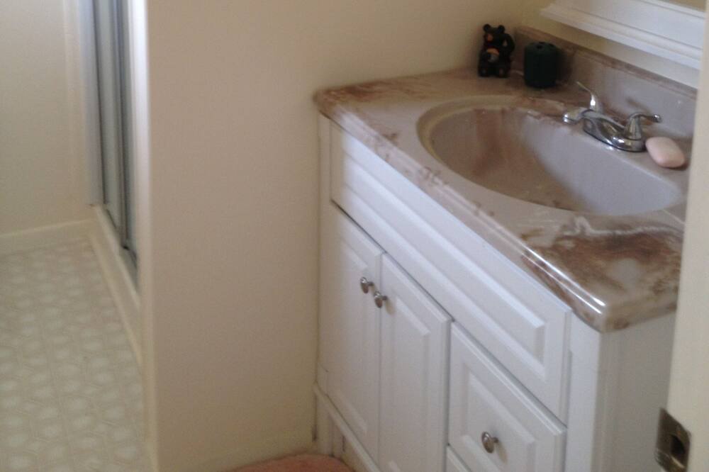 Photo of Bathroom in Salmon