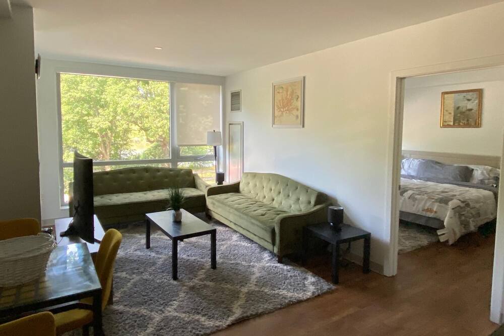 Photo of Livingroom in Mission Hill