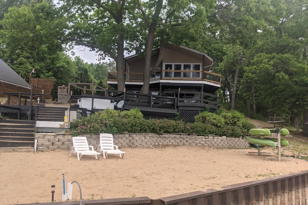 Photo of Others in Saugatuck