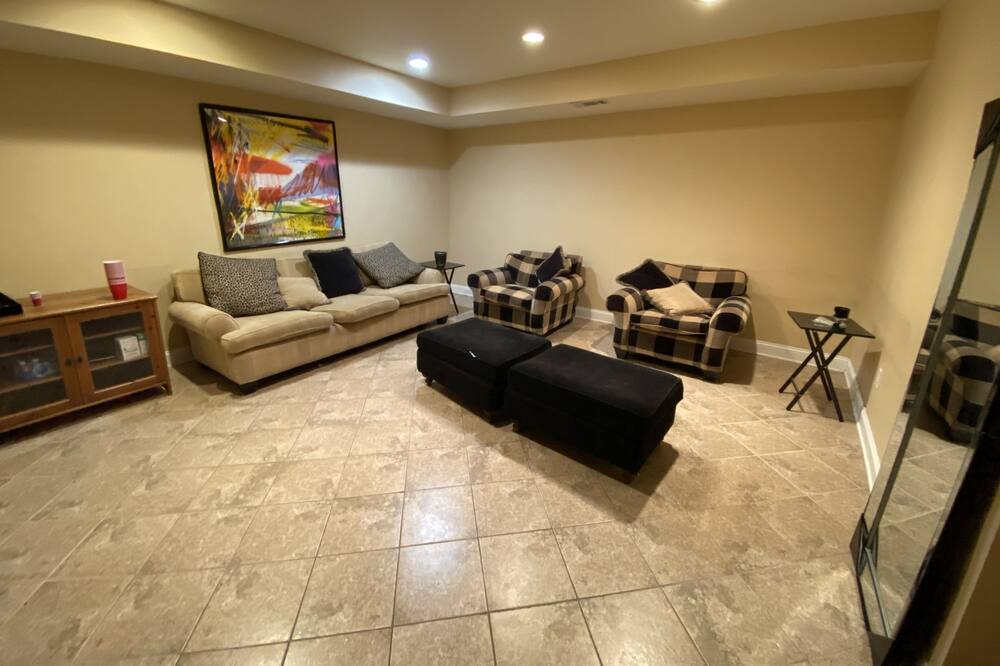 Photo of Livingroom in Cresskill