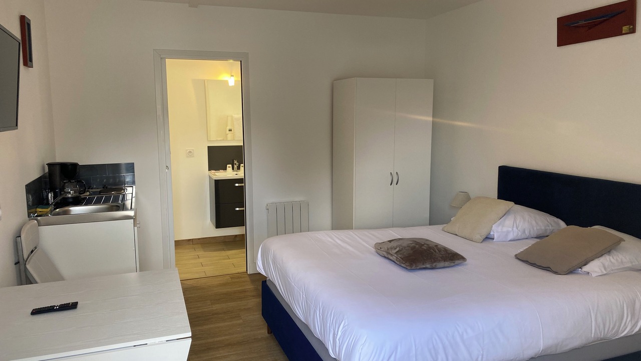 Photo of Bedroom in Saint-Come-de-Fresne