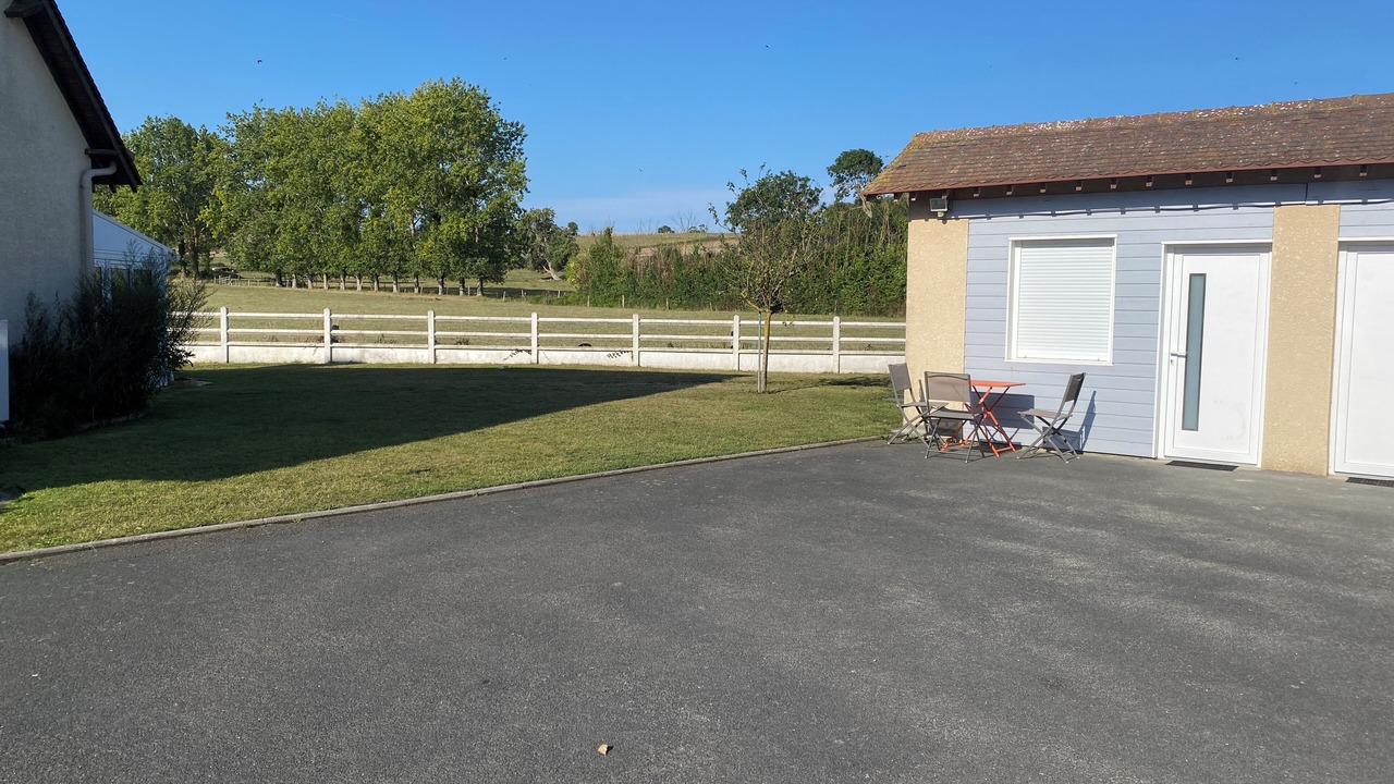 Photo of Outdoor in Saint-Come-de-Fresne