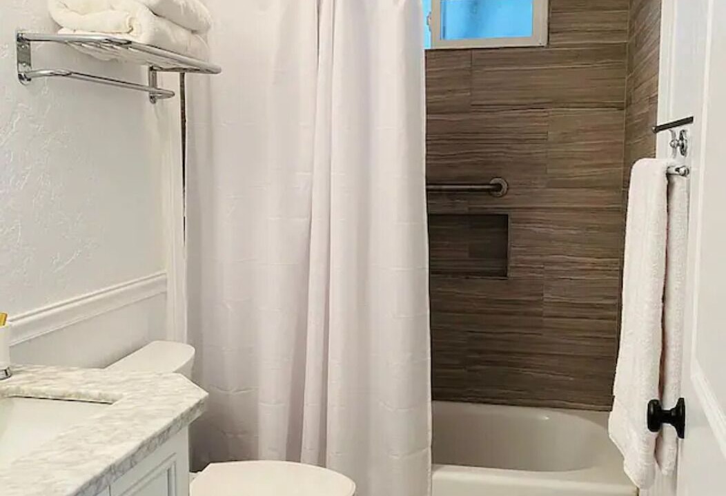 Photo of Bathroom in Gas Lamp Section