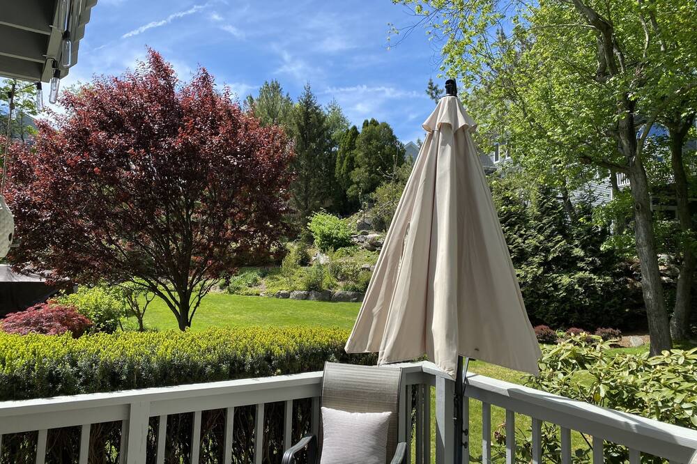 Photo of Patio Balcony in Cos Cob