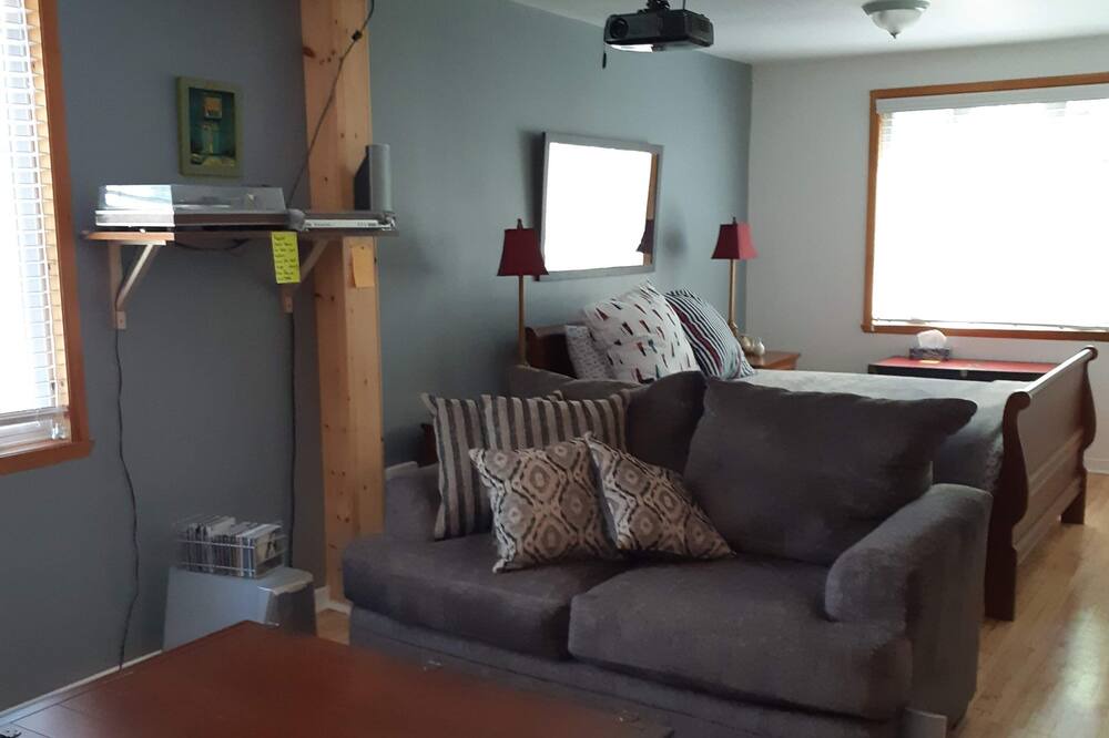 Photo of Livingroom in Pointe Claire