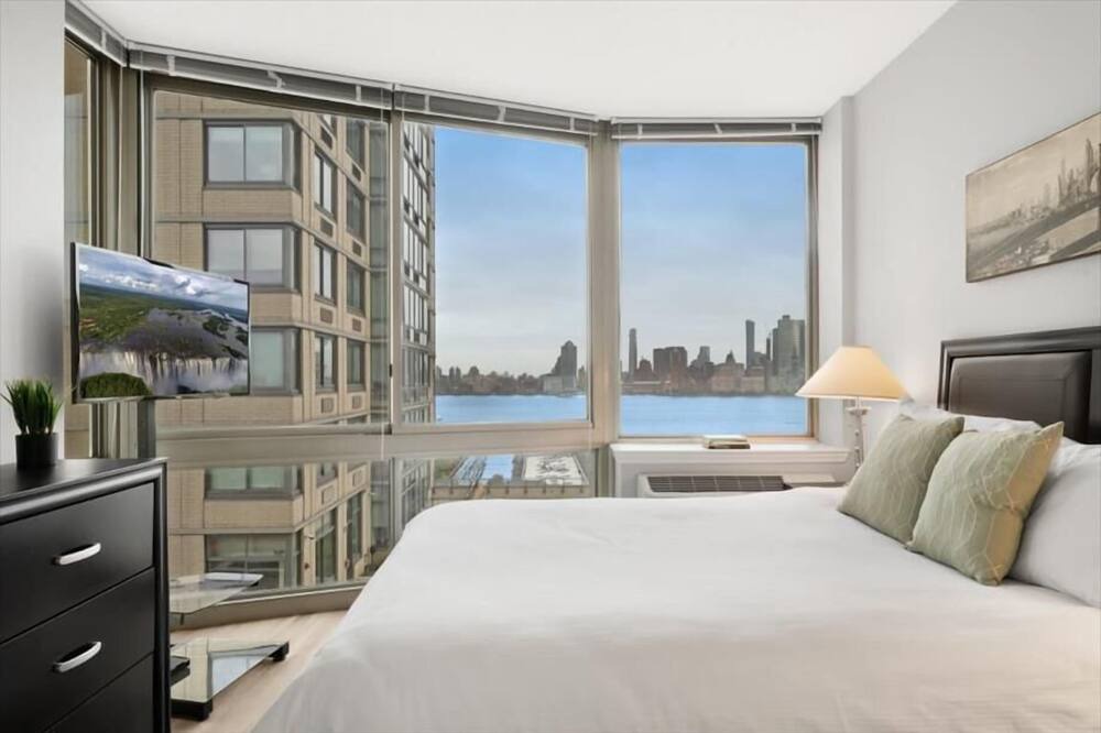 Photo of Others in Hudson Exchange