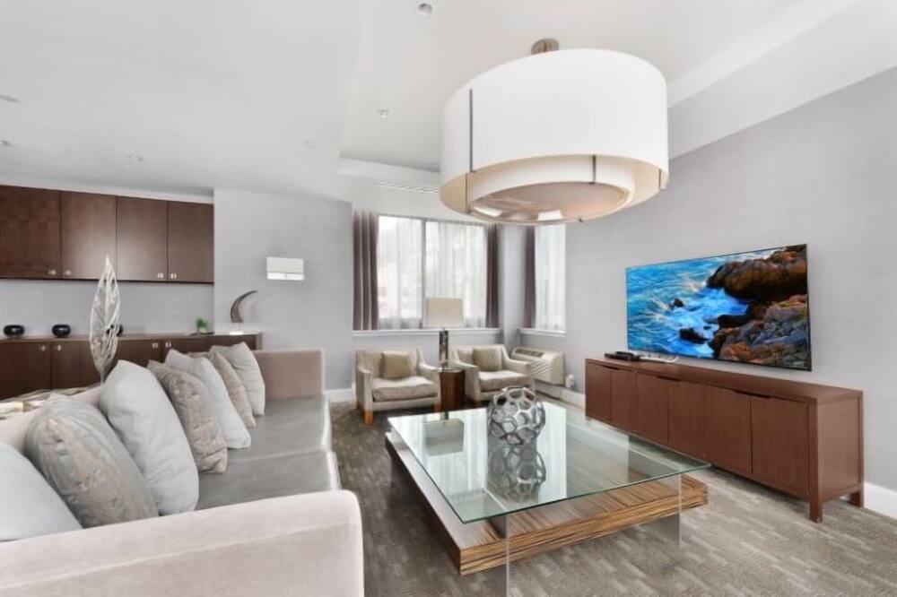 Photo of Others in Hudson Exchange