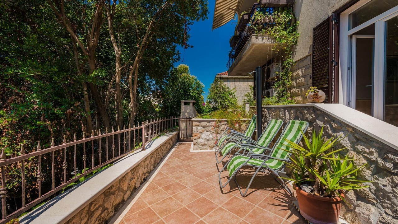 Photo of Patio Balcony in Gornji Kono