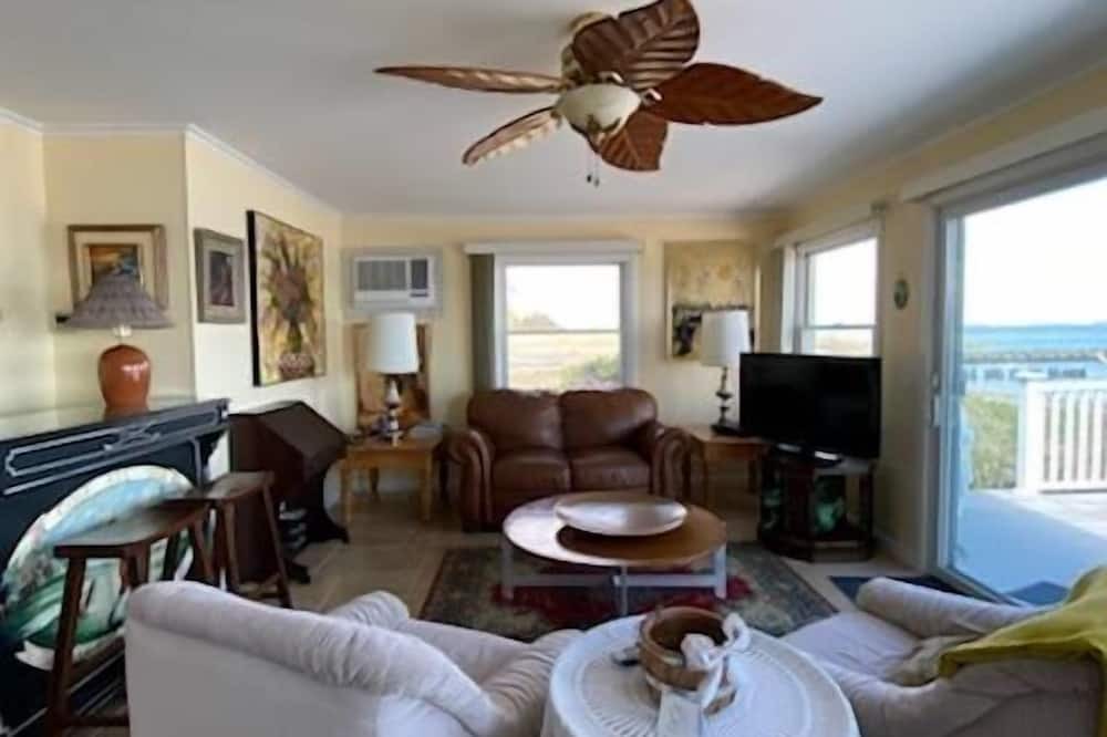 Photo of Bedroom in East Marion