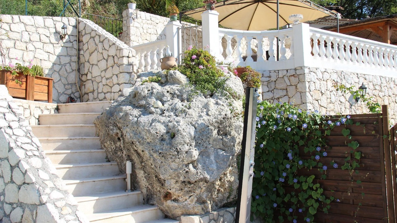 Photo of Outdoor in Gattieres