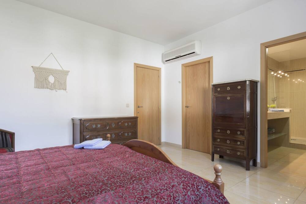 Photo of Bedroom in Palau-Saverdera