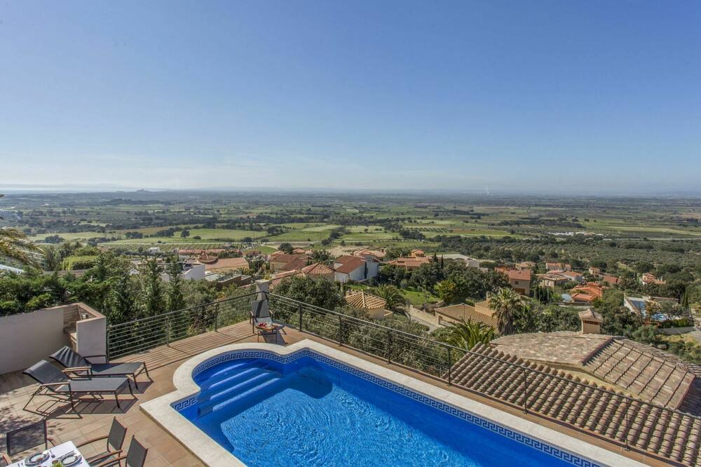 Photo of Outdoor in Palau-Saverdera