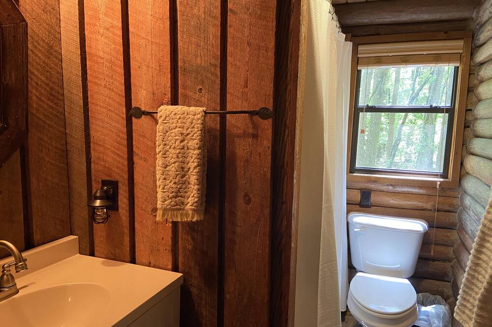 Photo of Bathroom in Drasco