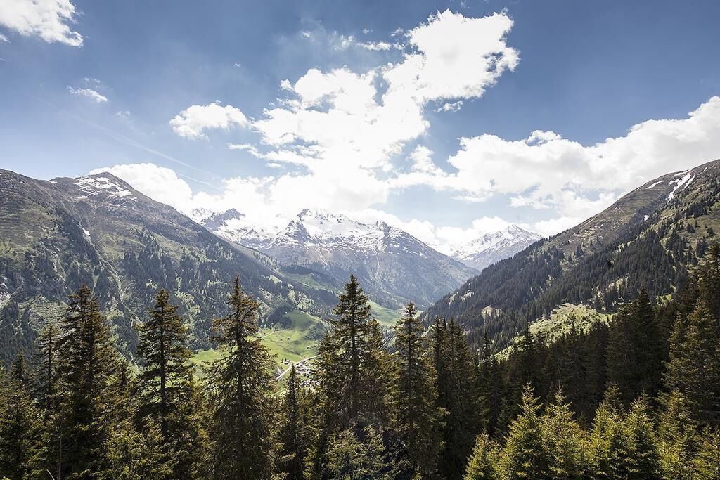 Photo of Outdoor in Medel