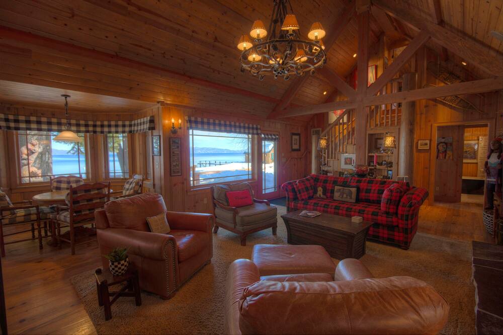 Photo of Livingroom in Homewood