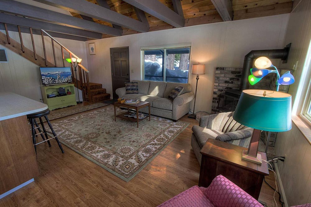 Photo of Livingroom in Country Club Estates