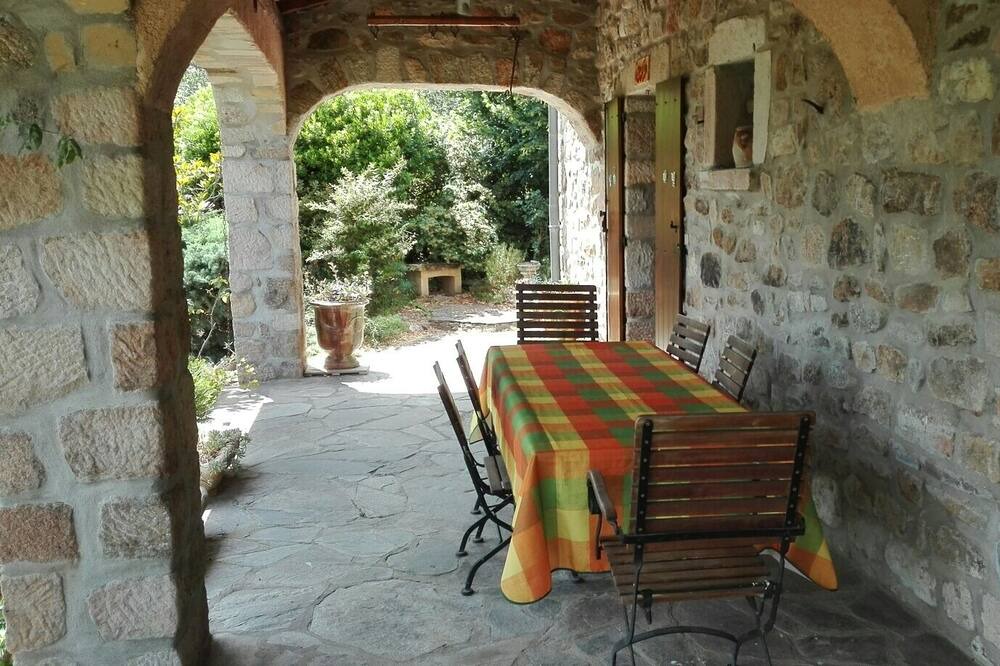 Photo of Patio Balcony in Les Salelles