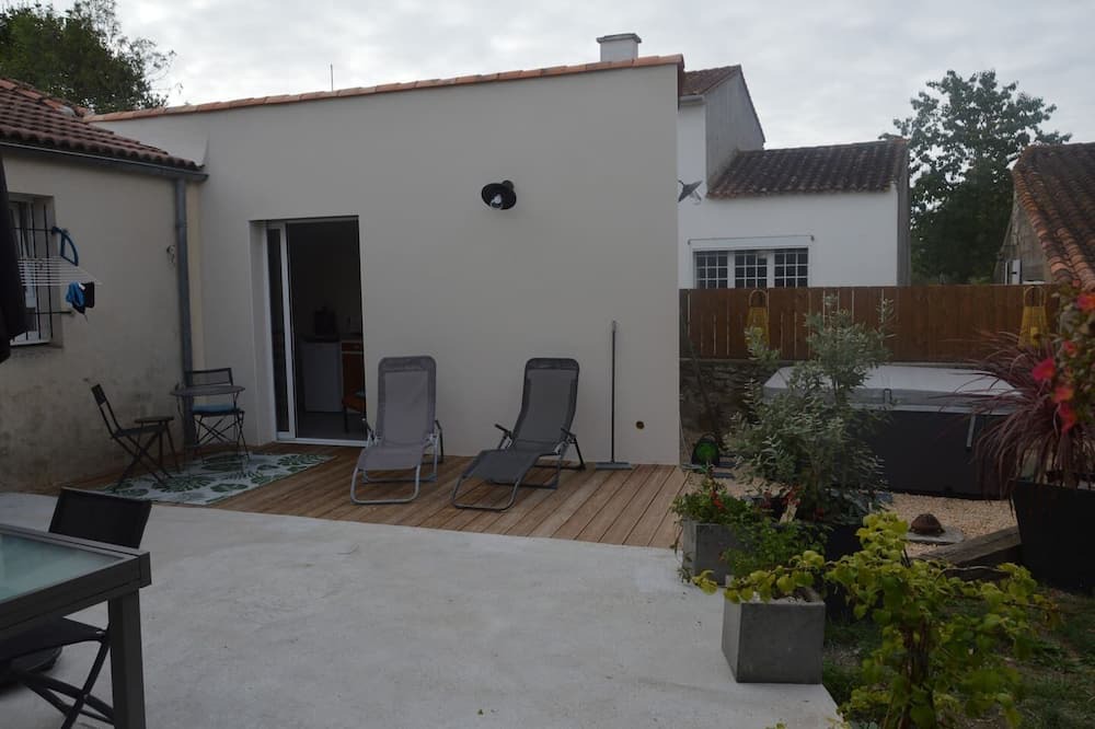 Photo of Patio Balcony in Curzon