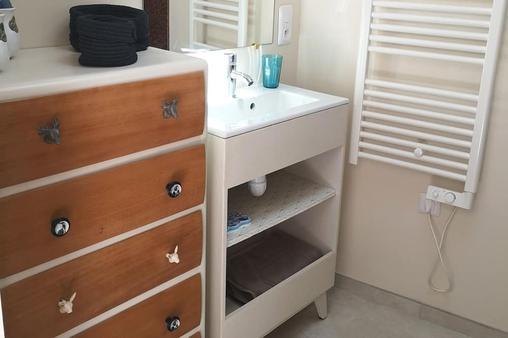 Photo of Bedroom in Curzon
