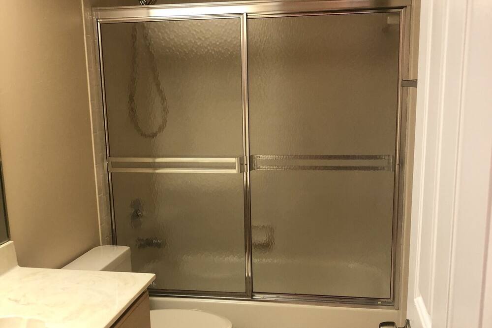 Photo of Bathroom in Kings Lake