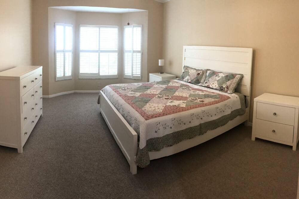 Photo of Bedroom in Kings Lake