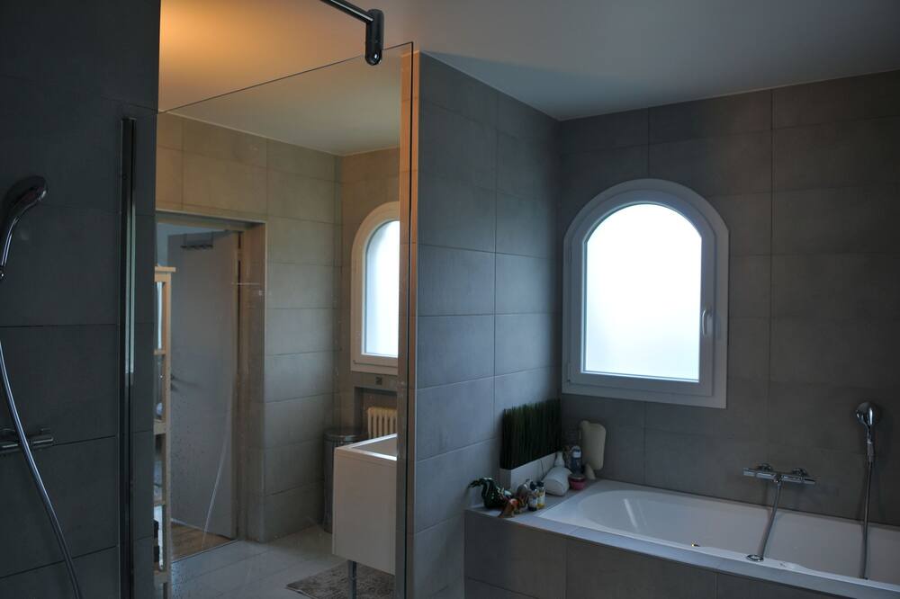 Photo of Bathroom in Veyrier-du-Lac