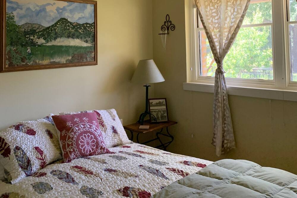 Photo of Bedroom in St. Helena