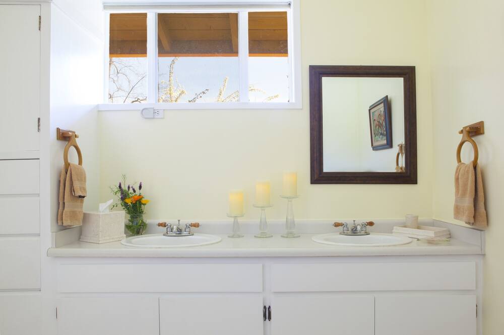 Photo of Bathroom in St. Helena