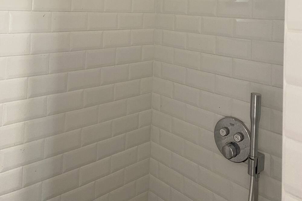 Photo of Bathroom in Sainte-Eulalie-en-Born