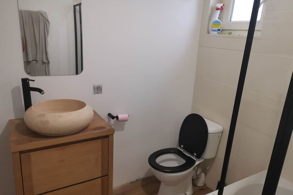 Photo of Bathroom in Cravant-les-Coteaux