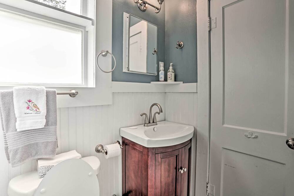 Photo of Bathroom in Broadmoor