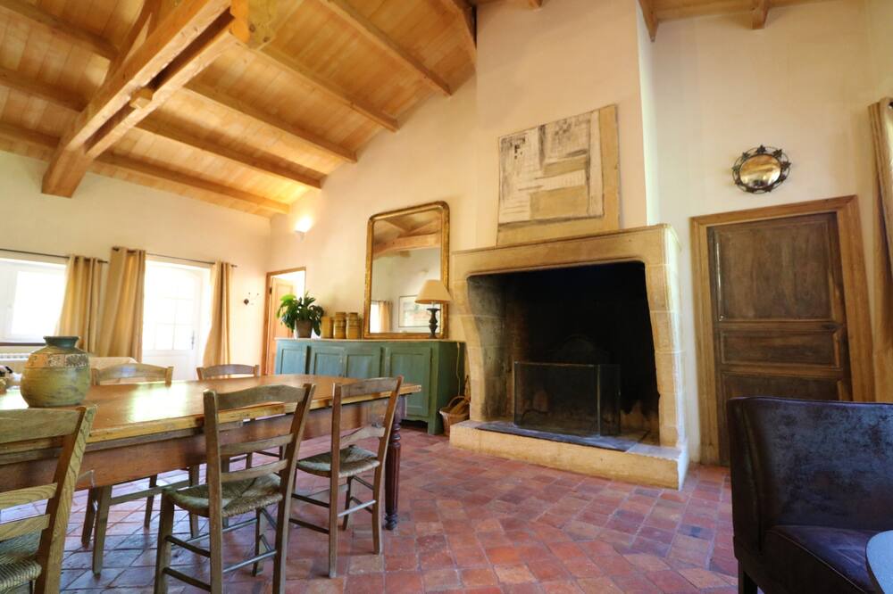 Photo of Livingroom in Mazeyrolles