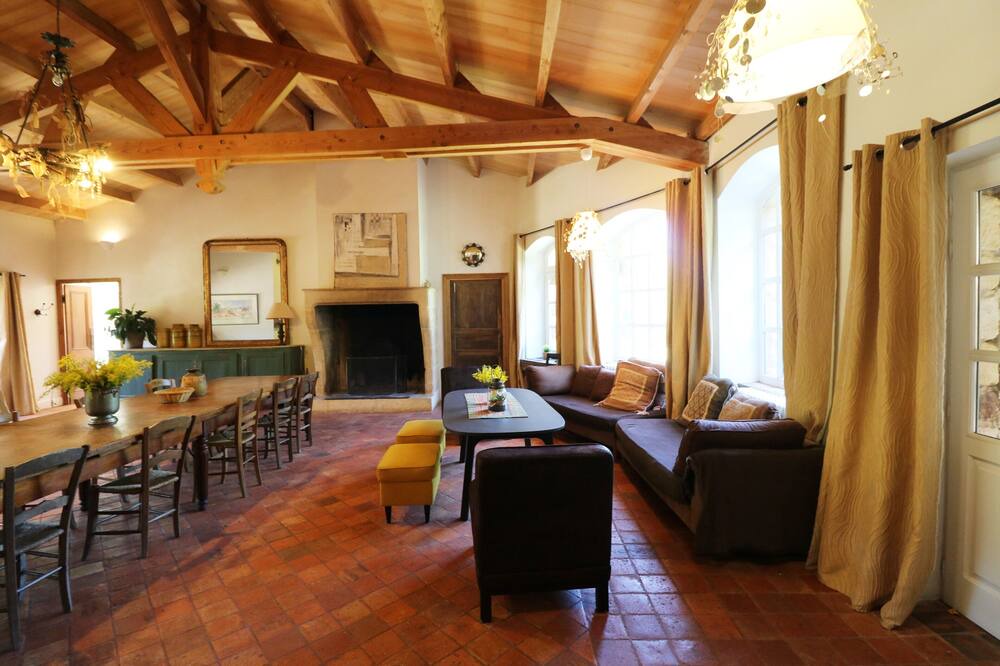 Photo of Livingroom in Mazeyrolles