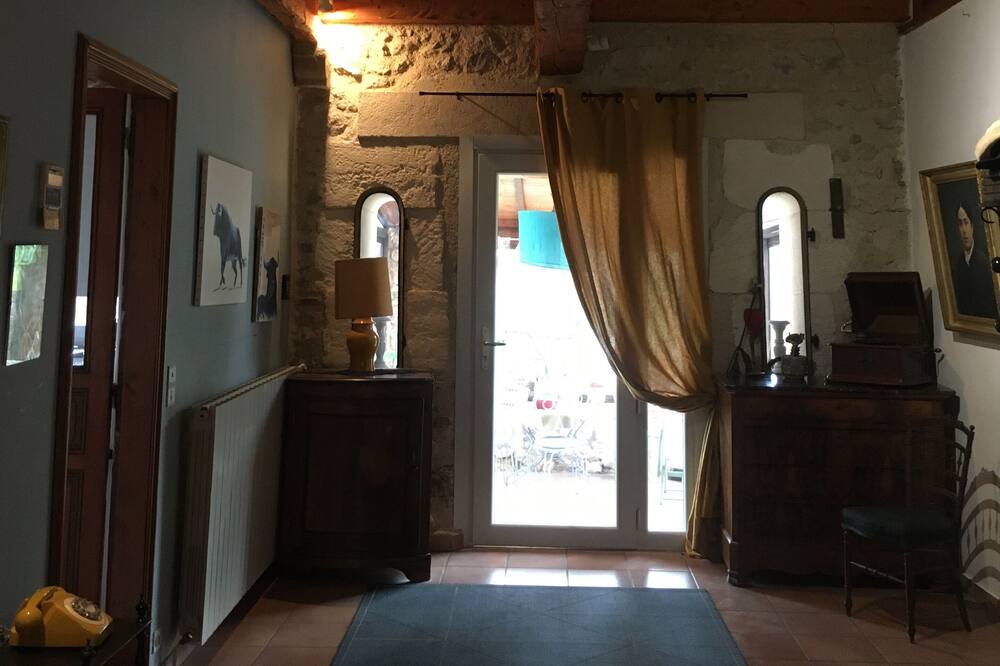 Photo of Livingroom in Thezan-les-Beziers